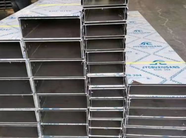 <b>不锈钢电缆桥架</b>