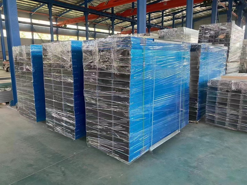 <b>铝合金电缆桥架</b>